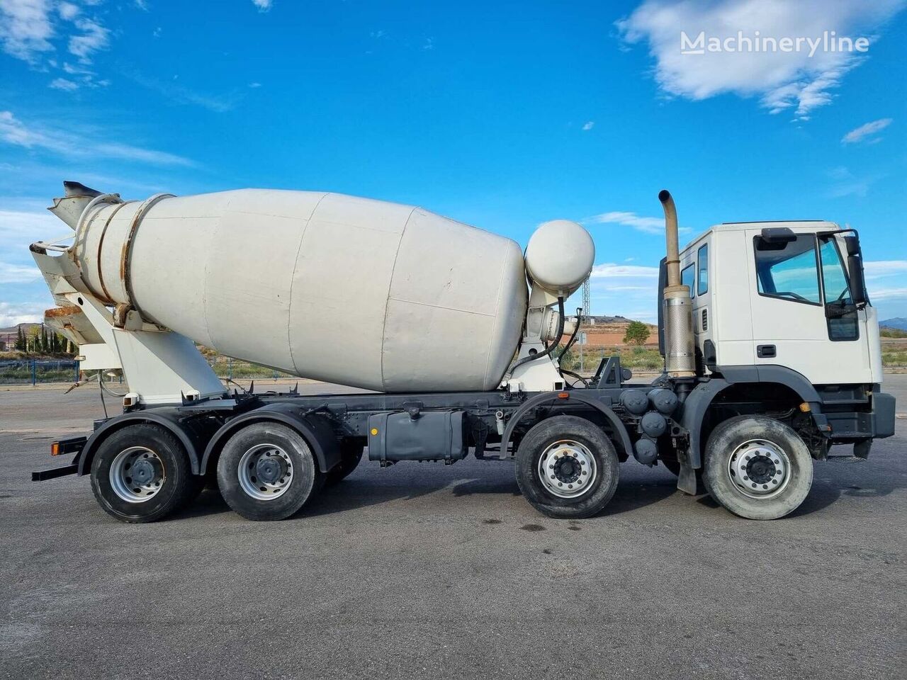 IVECO EUROTRAKKER CURSOR kamion s mješalicom za beton